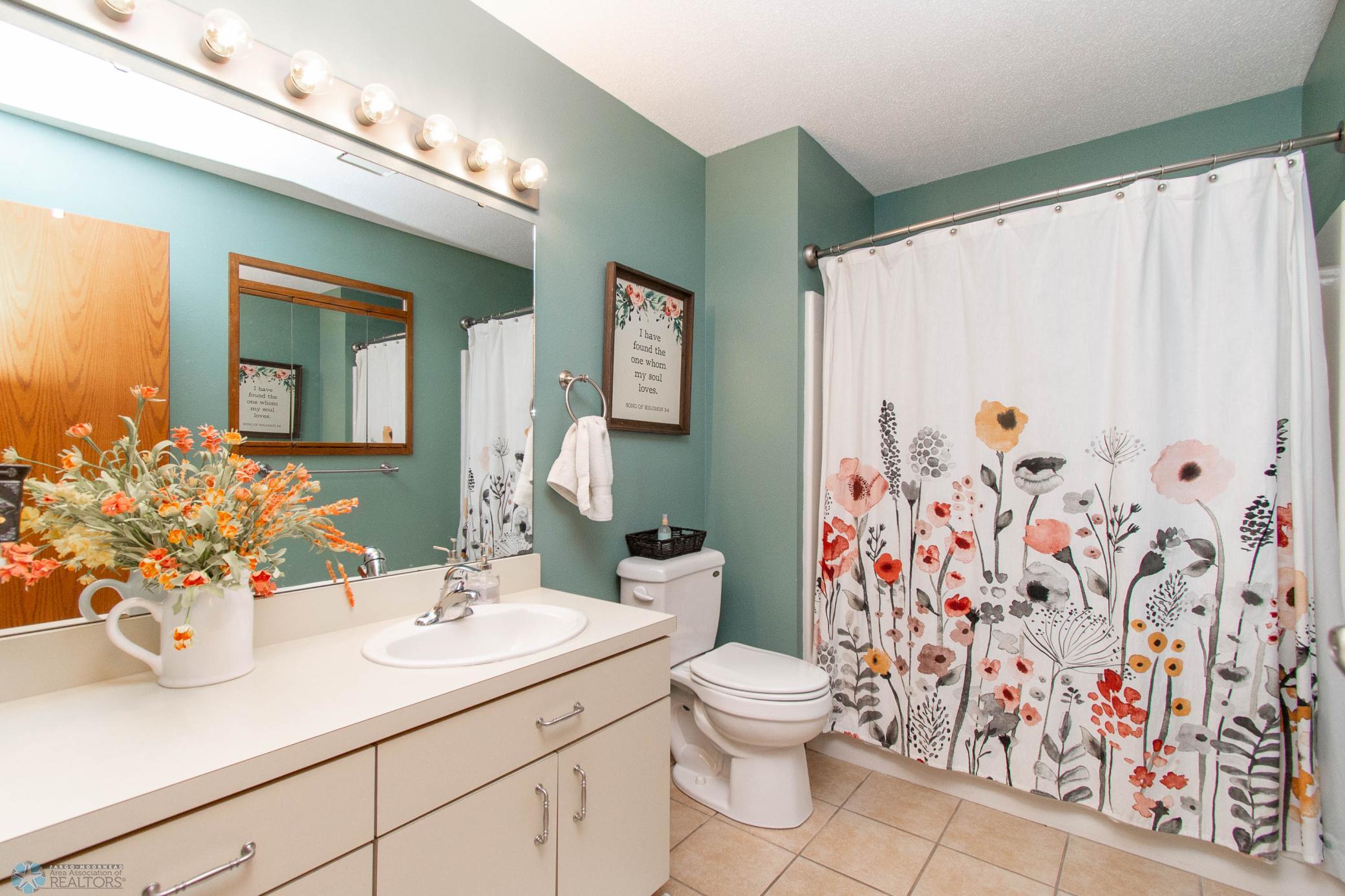 2nd Bathroom