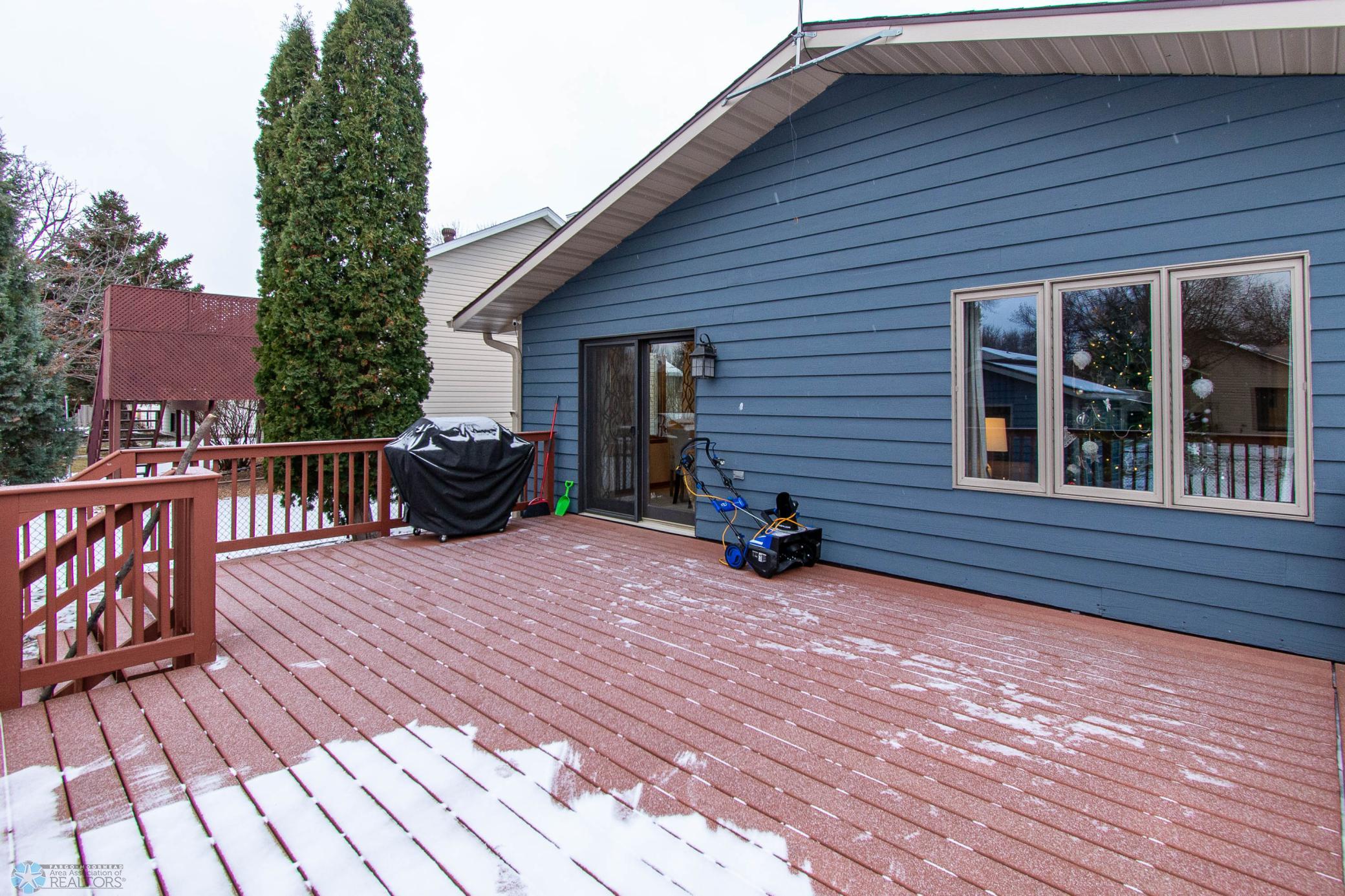 Deck/Yard
