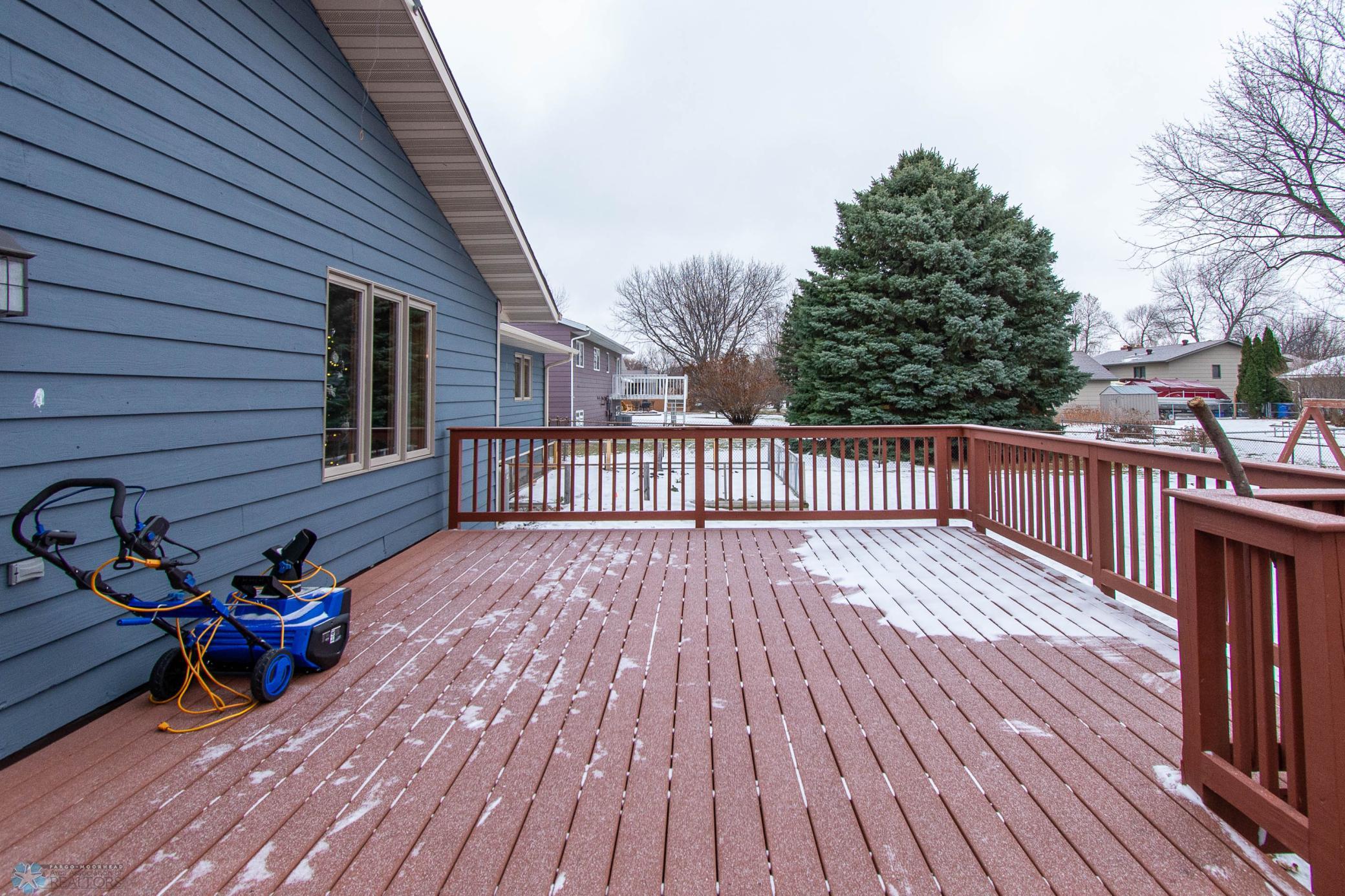 Deck/Yard