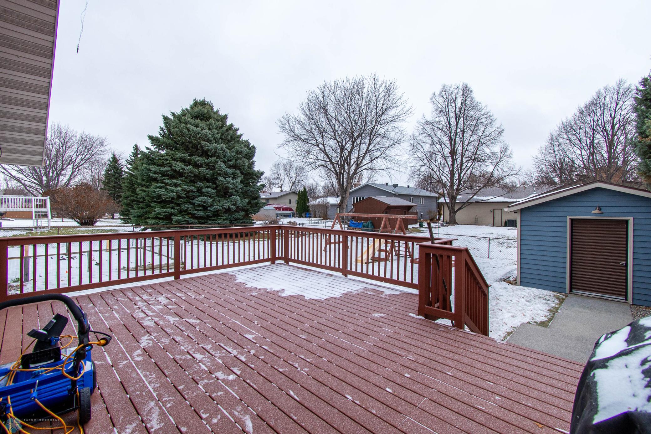 Deck/Yard