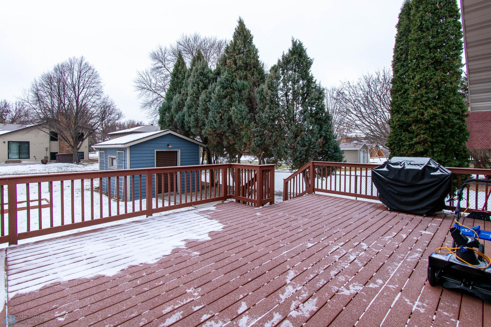 Deck/Yard