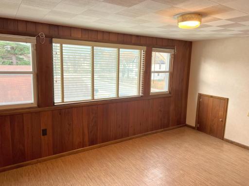 402 4th Street SE, Little Falls, MN 56345