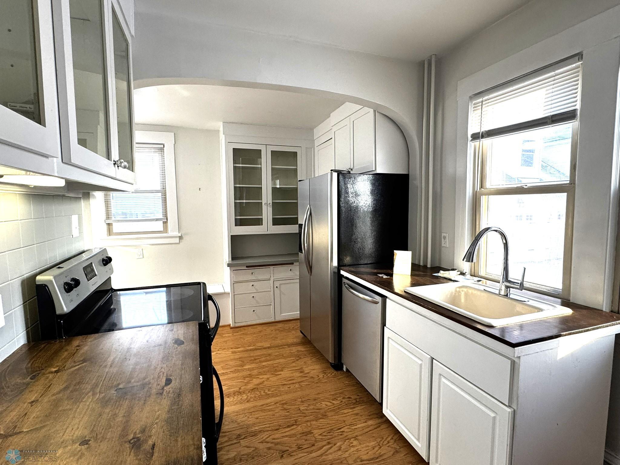 Kitchen (2).JPEG