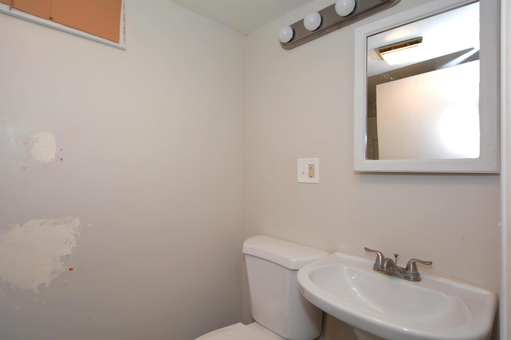 5036 Ewing Ave No 31.jpg