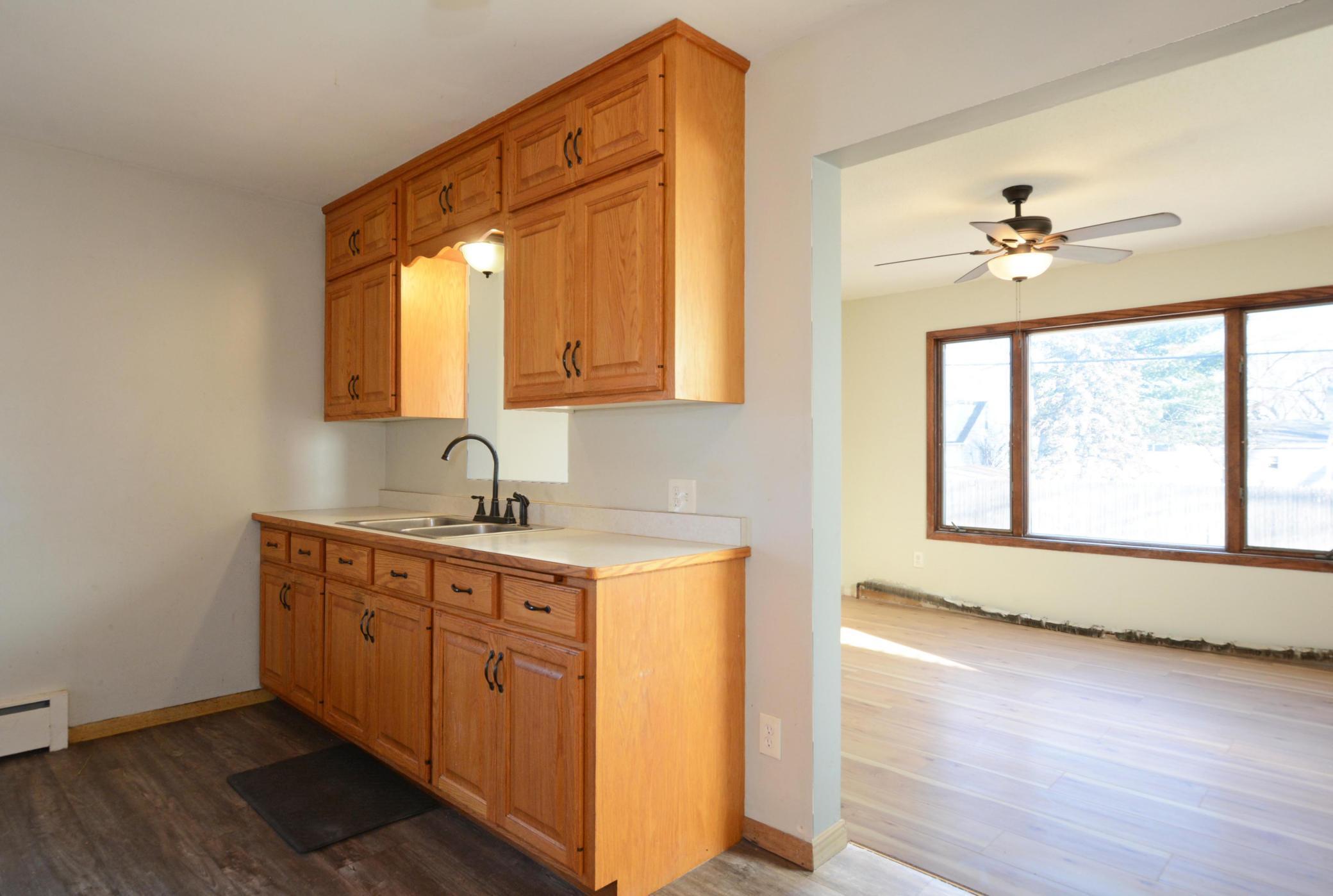 5036 Ewing Ave No 15.jpg