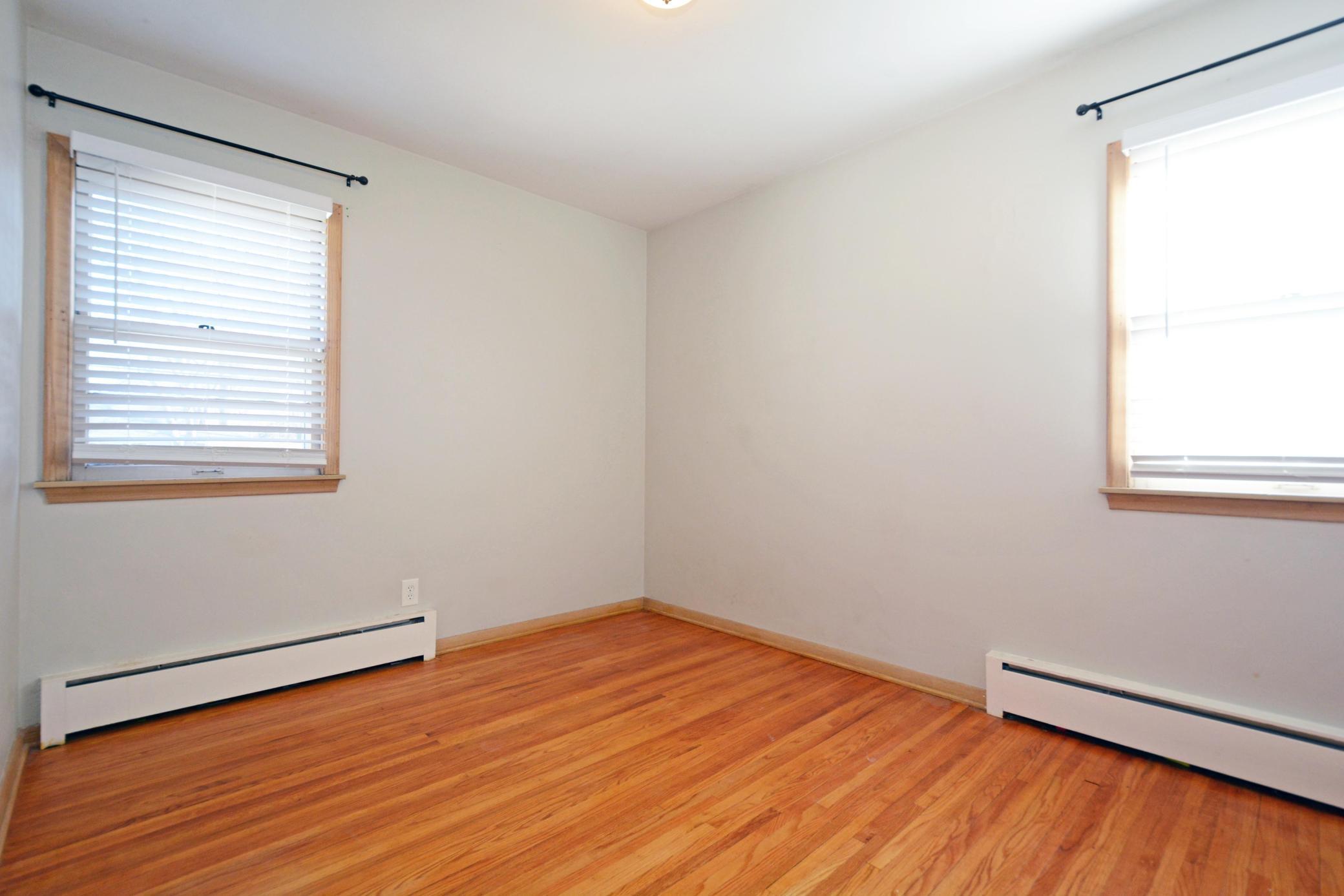 5036 Ewing Ave No 16.jpg