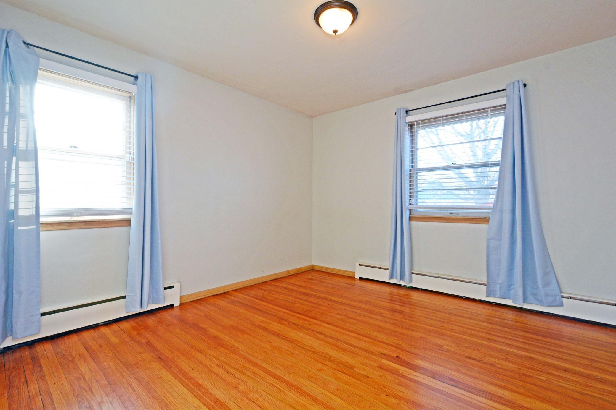 5036 Ewing Ave No 18.jpg