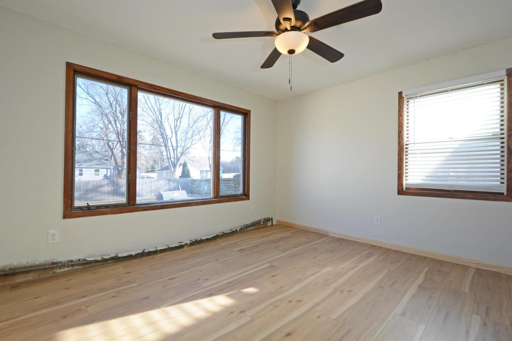 5036 Ewing Ave No 09.jpg