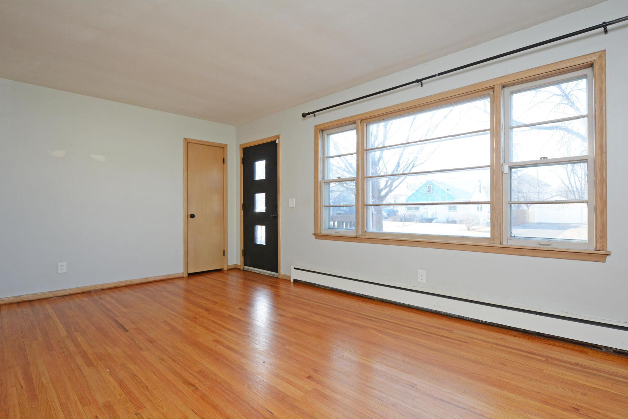 5036 Ewing Ave No 06.jpg