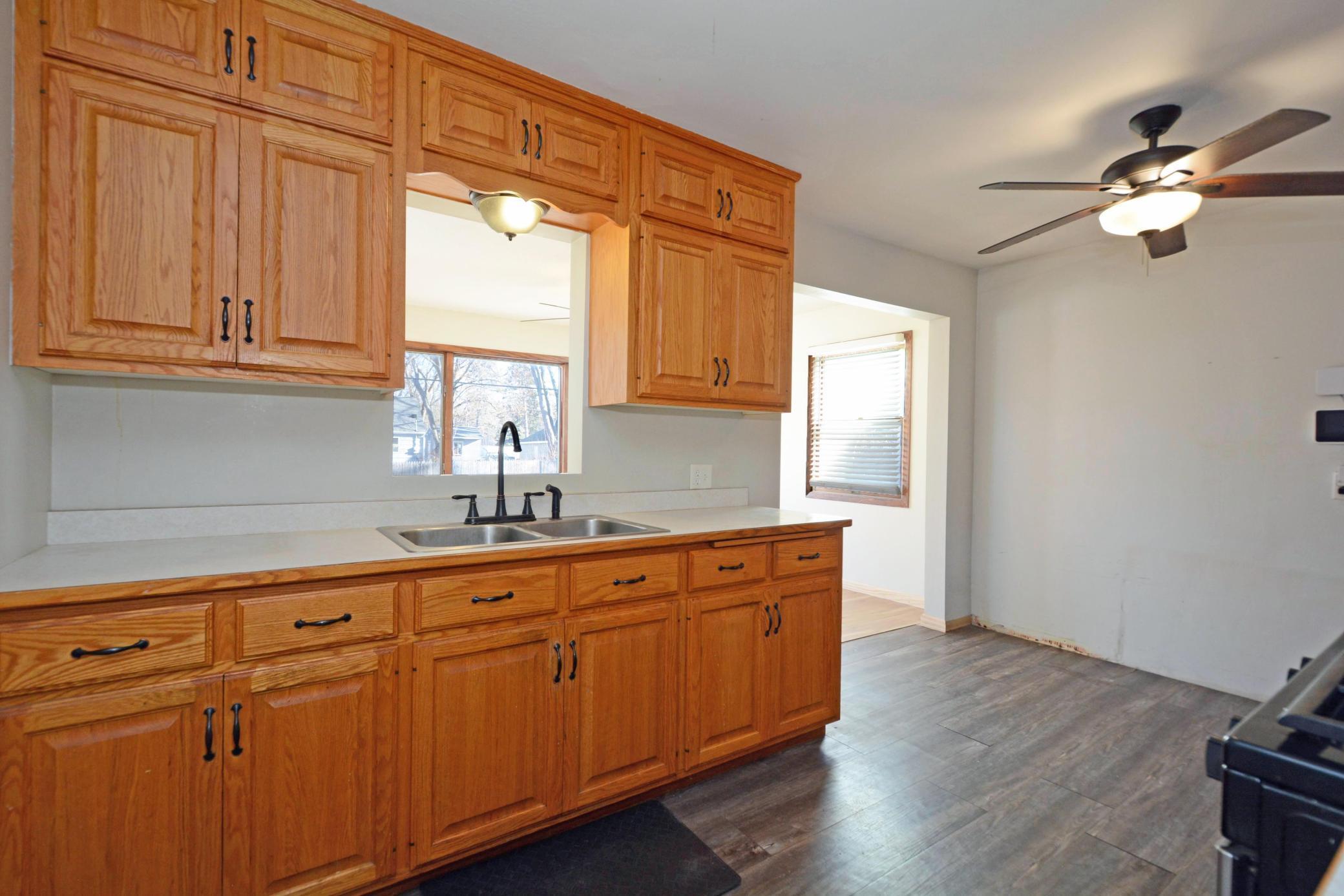 5036 Ewing Ave No 11.jpg