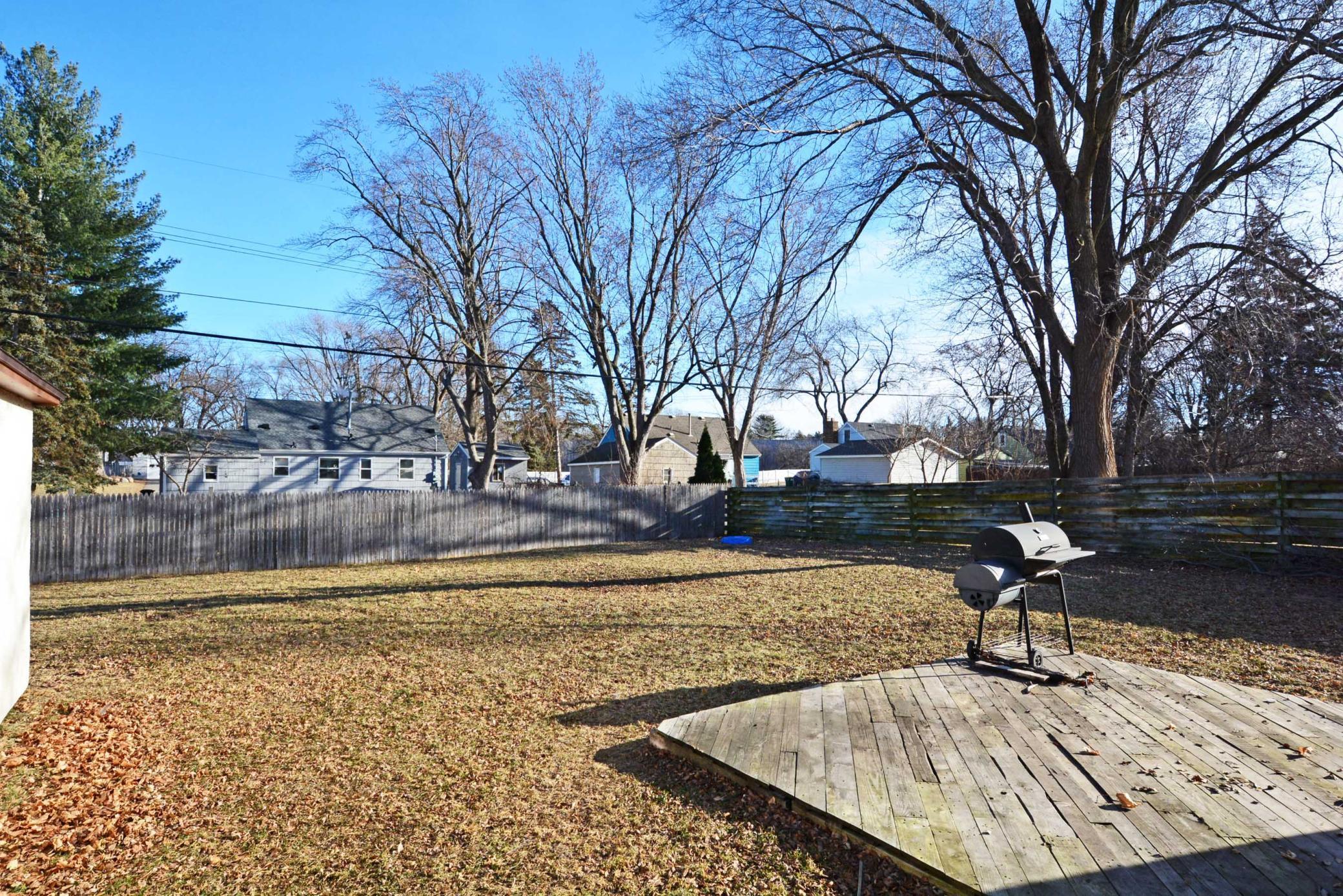 5036 Ewing Ave No 03.jpg