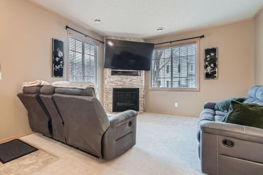 Large Living Room With Gas Burning Fireplace!