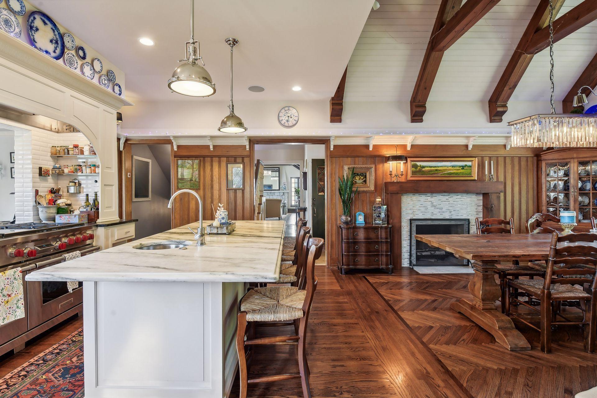 Marble, Soapstone, Commercial Grade Appliances