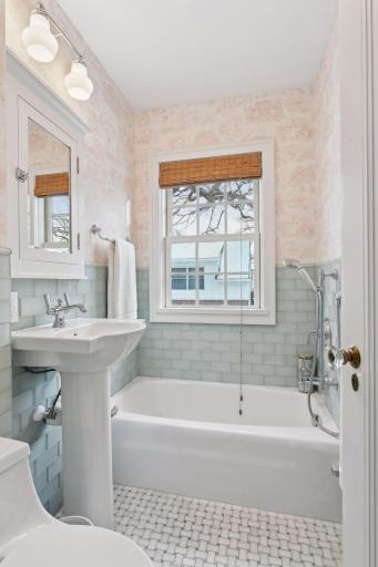 1733 Knox Avenue S, Minneapolis, MN 55403