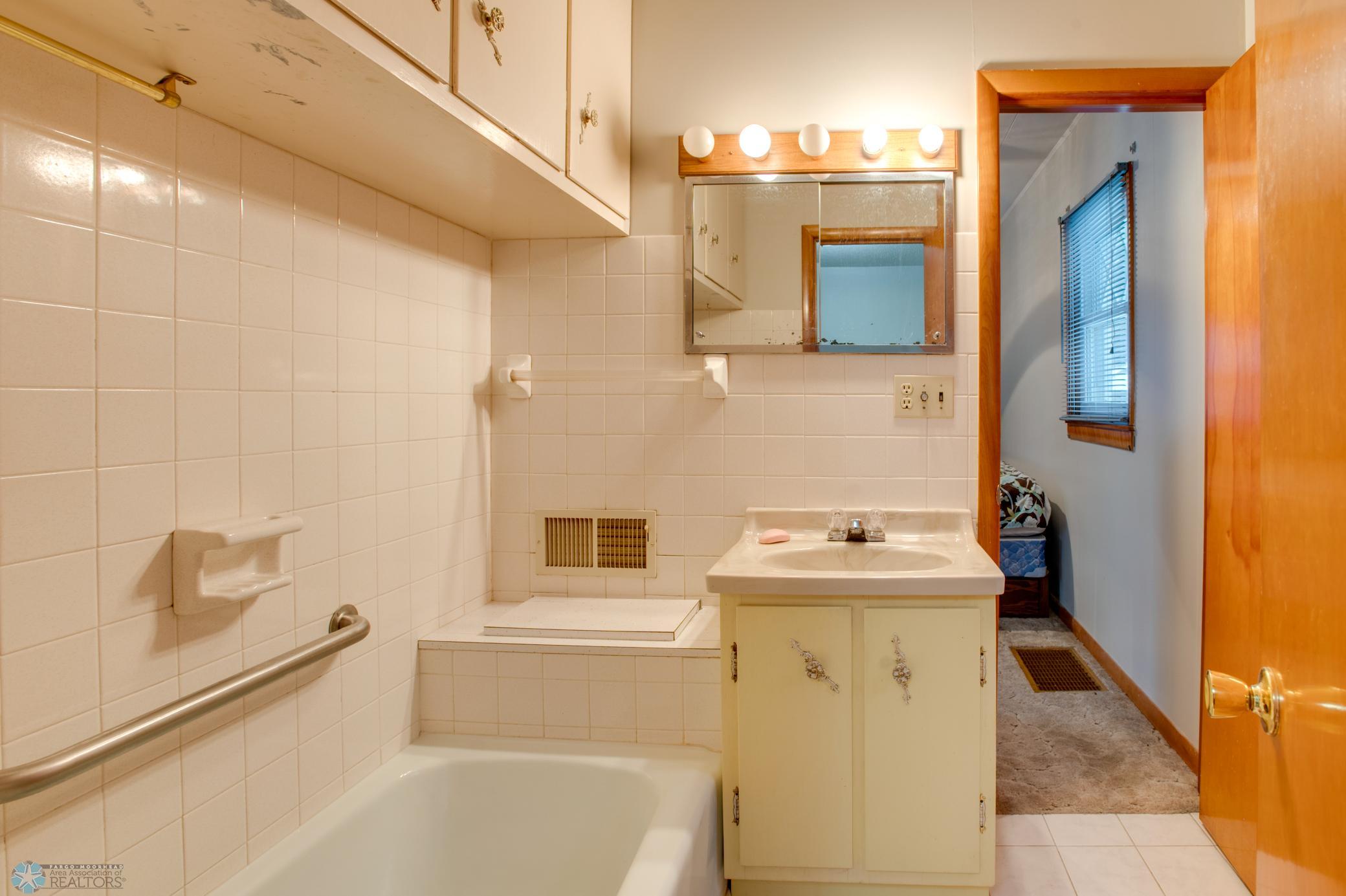 Bathroom 1 - Full Bath