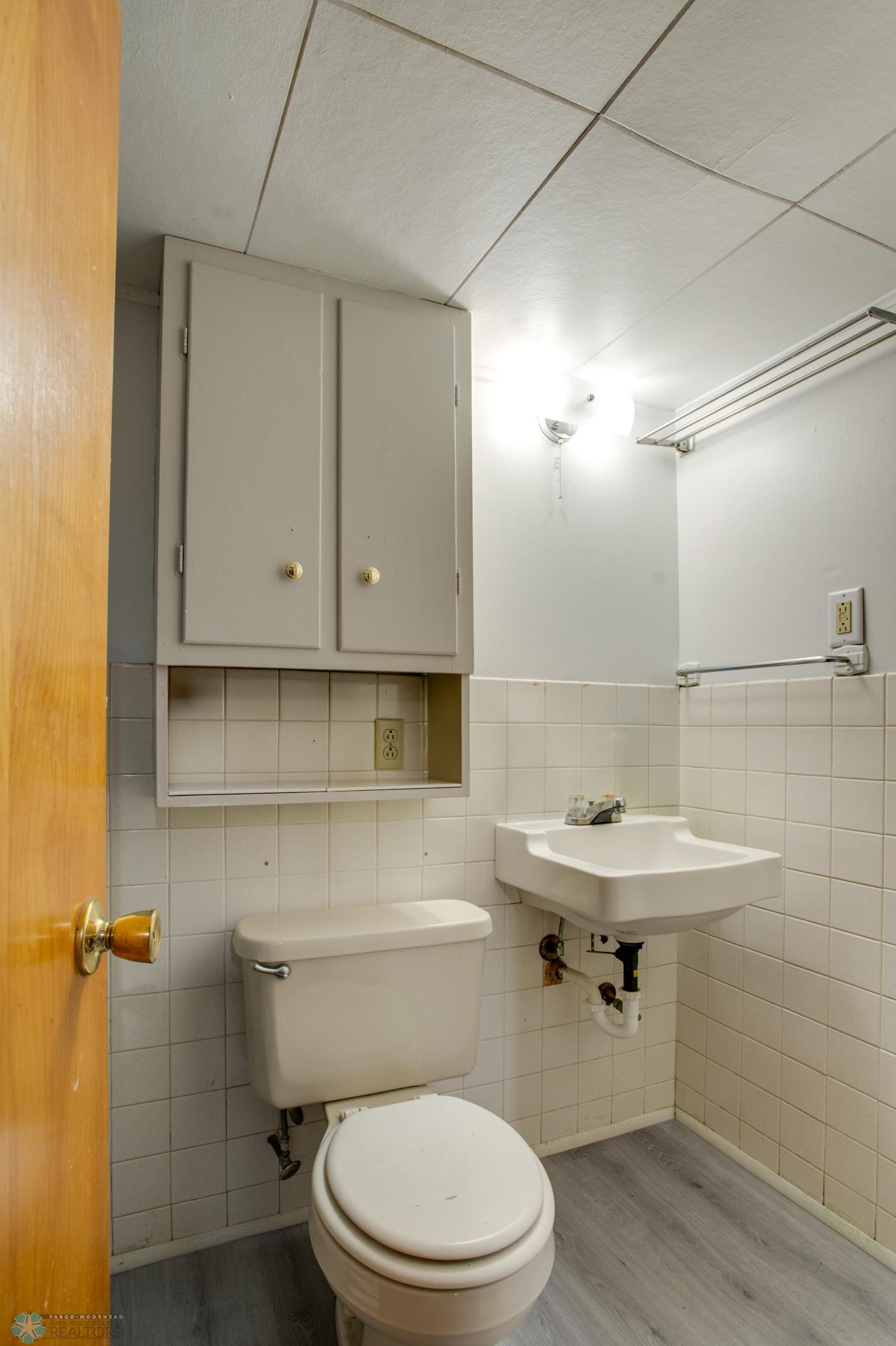 Basement Apartment Bathroom 3/4 Bath