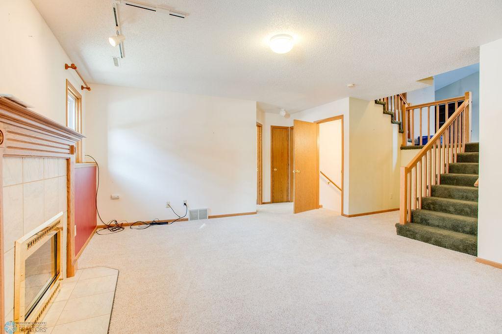 910_SOMERSET-21.jpg