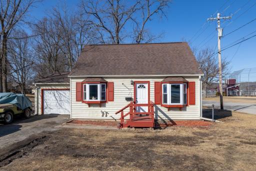 327 Burr Oak Avenue NE, Chatfield, MN 55923