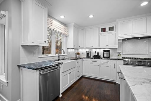 6225 Creek Valley Road, Minneapolis, MN 55439