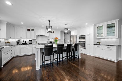 6225 Creek Valley Road, Minneapolis, MN 55439