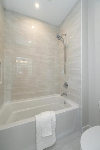 2727 Mayo Prairie Lane SW, Rochester, MN 55902