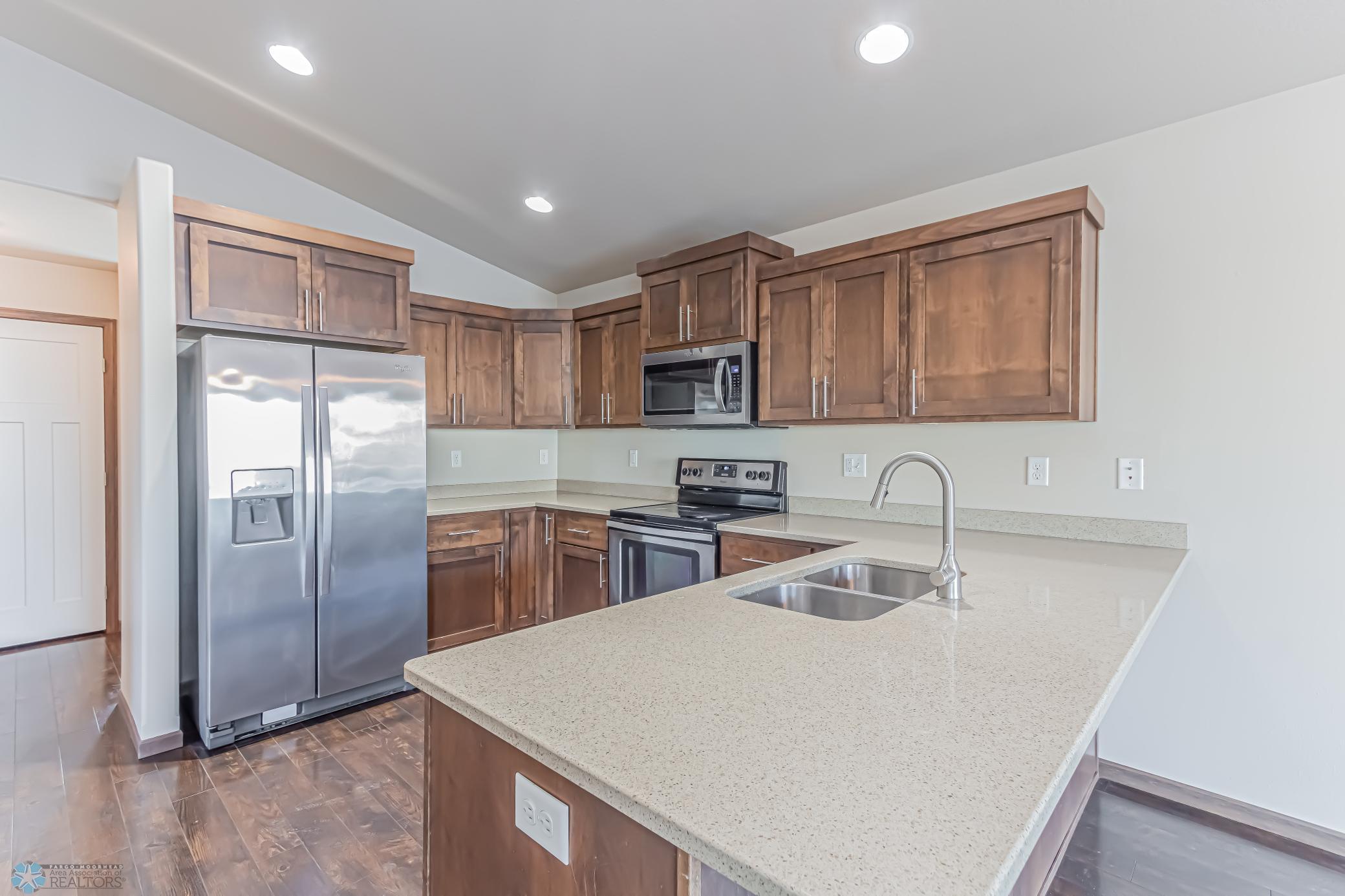 5491 38th Ave S, Fargo, ND 58104-8.jpg