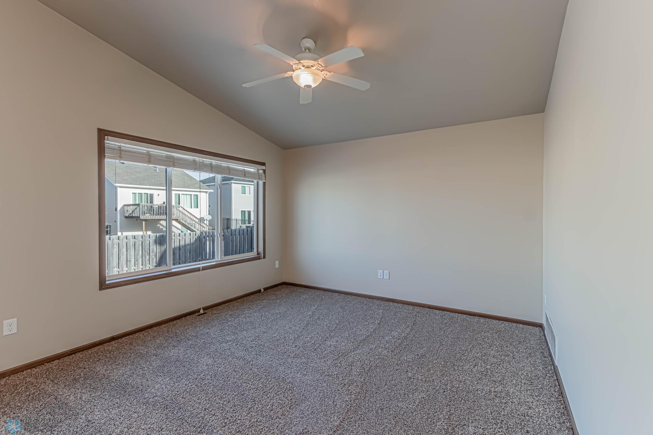 5491 38th Ave S, Fargo, ND 58104-15.jpg