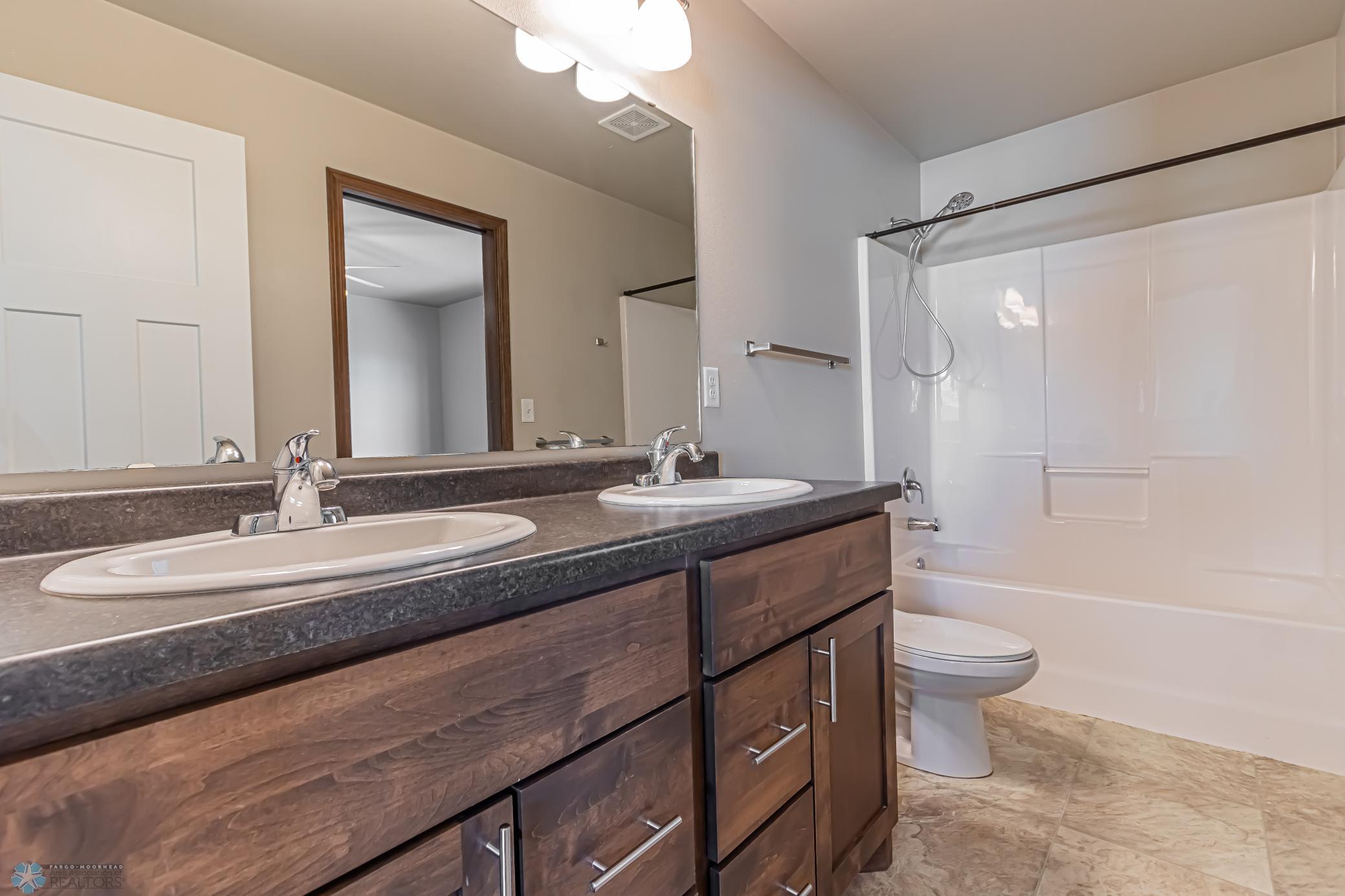 5491 38th Ave S, Fargo, ND 58104-6.jpg