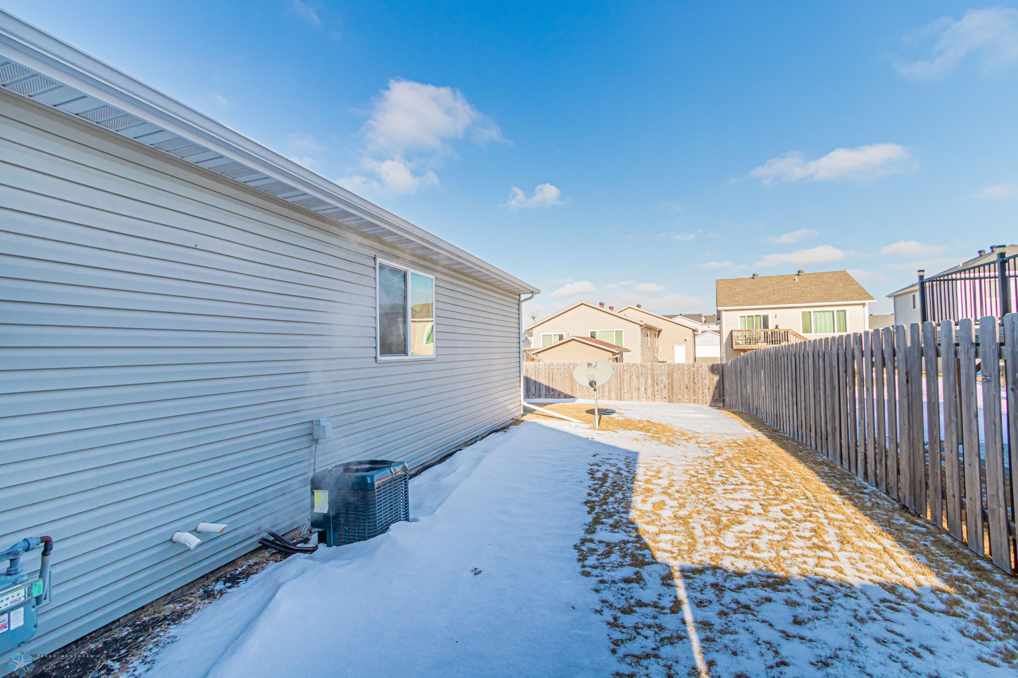5491 38th Ave S, Fargo, ND 58104-30.jpg
