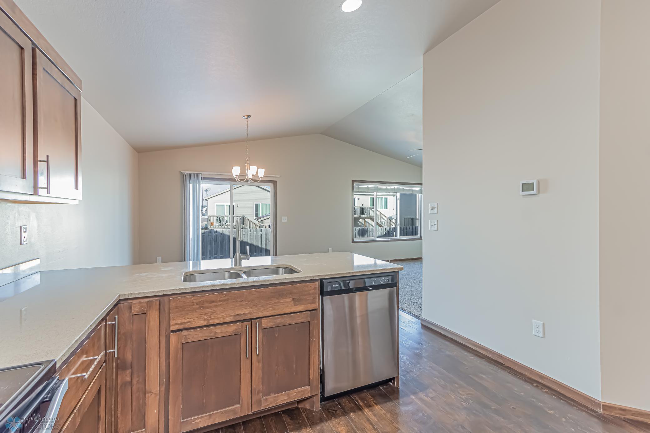 5491 38th Ave S, Fargo, ND 58104-10.jpg