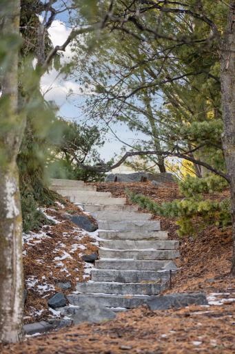 18719 Bearpath Trail, Eden Prairie, MN 55347