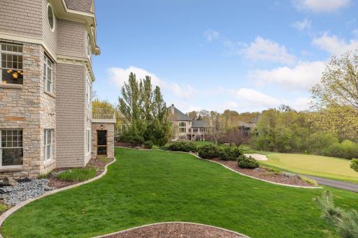 18719 Bearpath Trail, Eden Prairie, MN 55347
