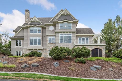 18719 Bearpath Trail, Eden Prairie, MN 55347