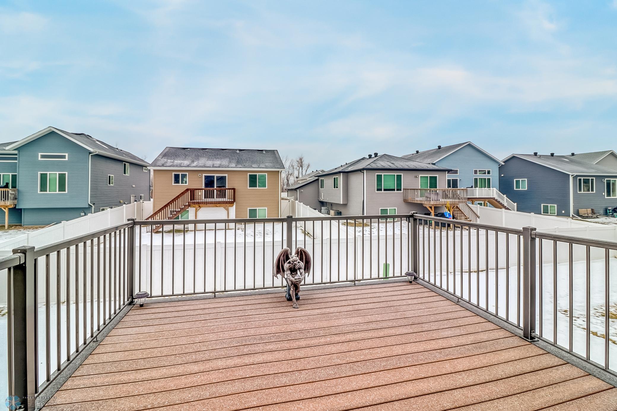 Backyard_deck1_1.jpg
