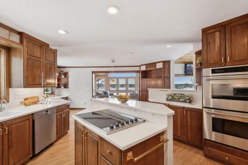 3305 Eagle Bluff Road, Mound, MN 55364