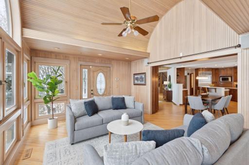 3305 Eagle Bluff Road, Mound, MN 55364
