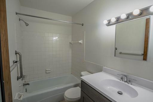 Saint Paul, MN 55104