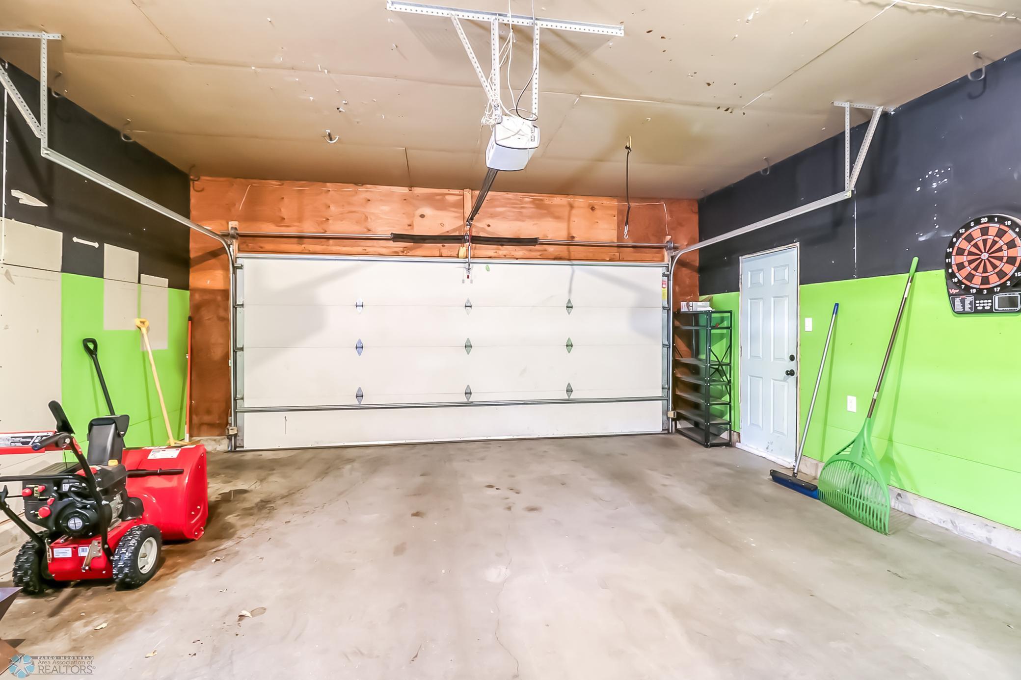Garage1_1.jpg