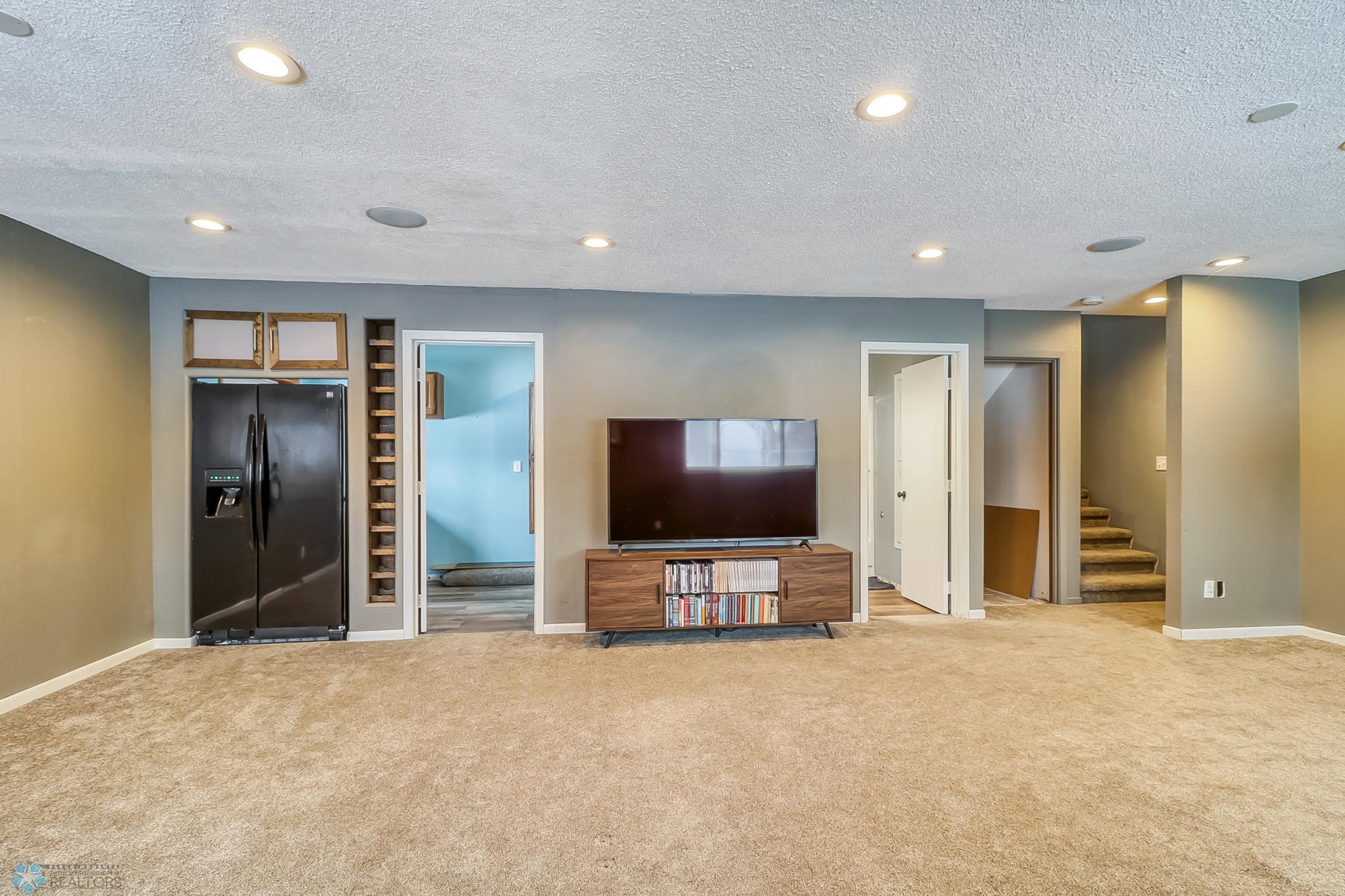 Basement1_2.jpg
