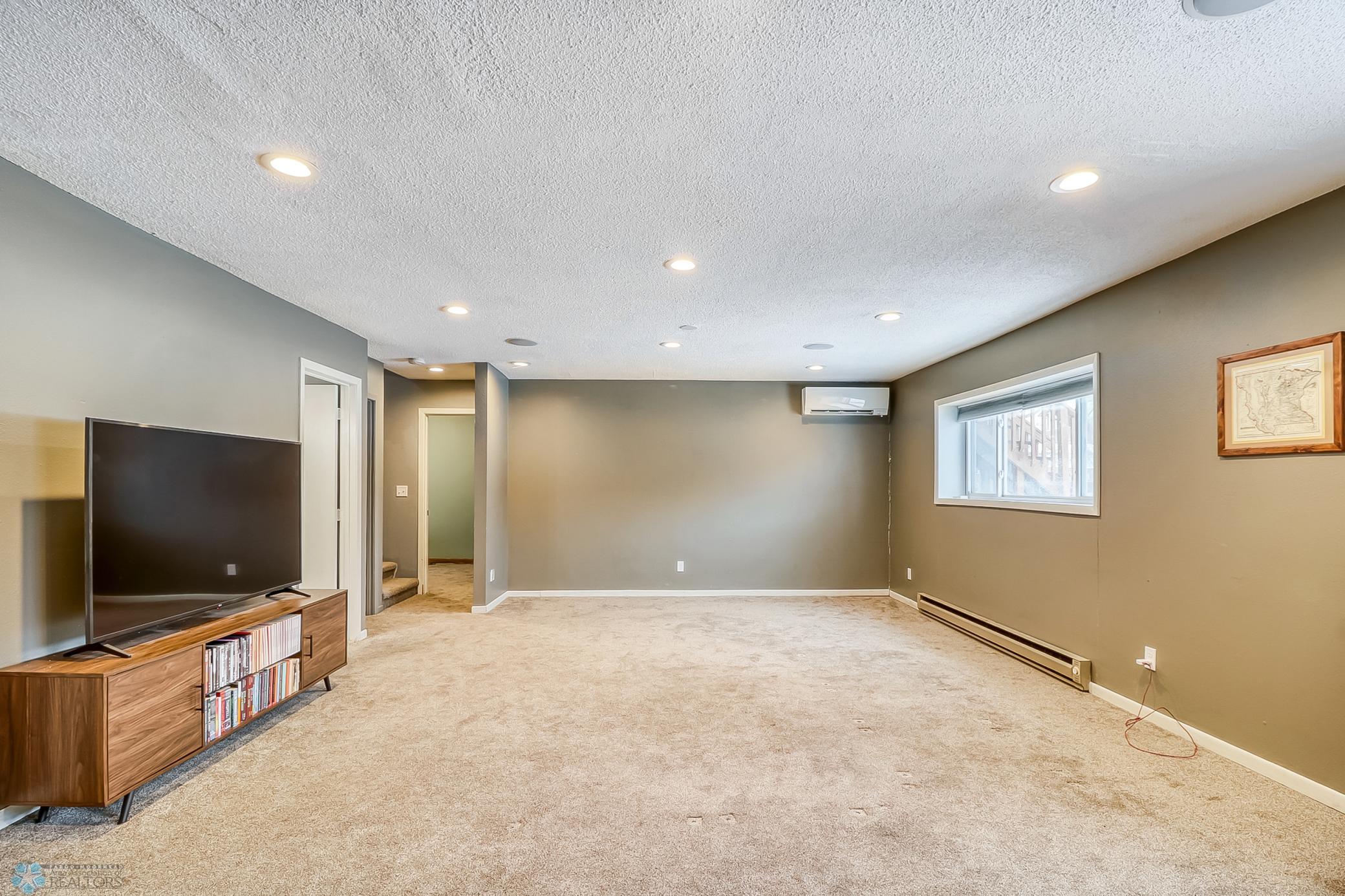 Basement1_4.jpg
