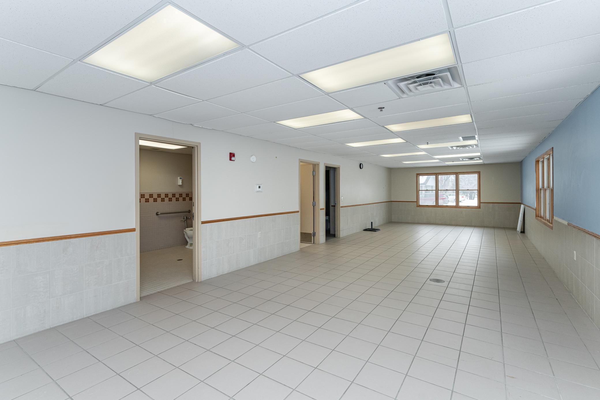 8 Large open:gathering space