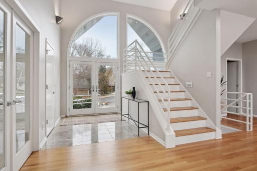 2090 Austrian Pine Lane, Hopkins, MN 55305
