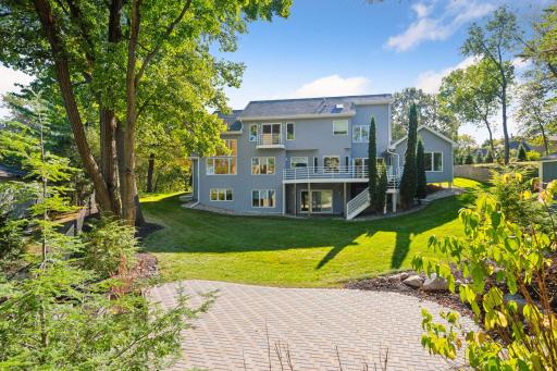 2090 Austrian Pine Lane, Hopkins, MN 55305