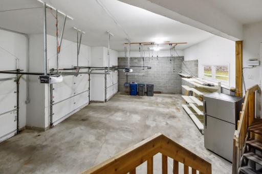 2090 Austrian Pine Lane, Hopkins, MN 55305