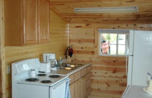 20 Cabin #10 Interior BFR.jpg