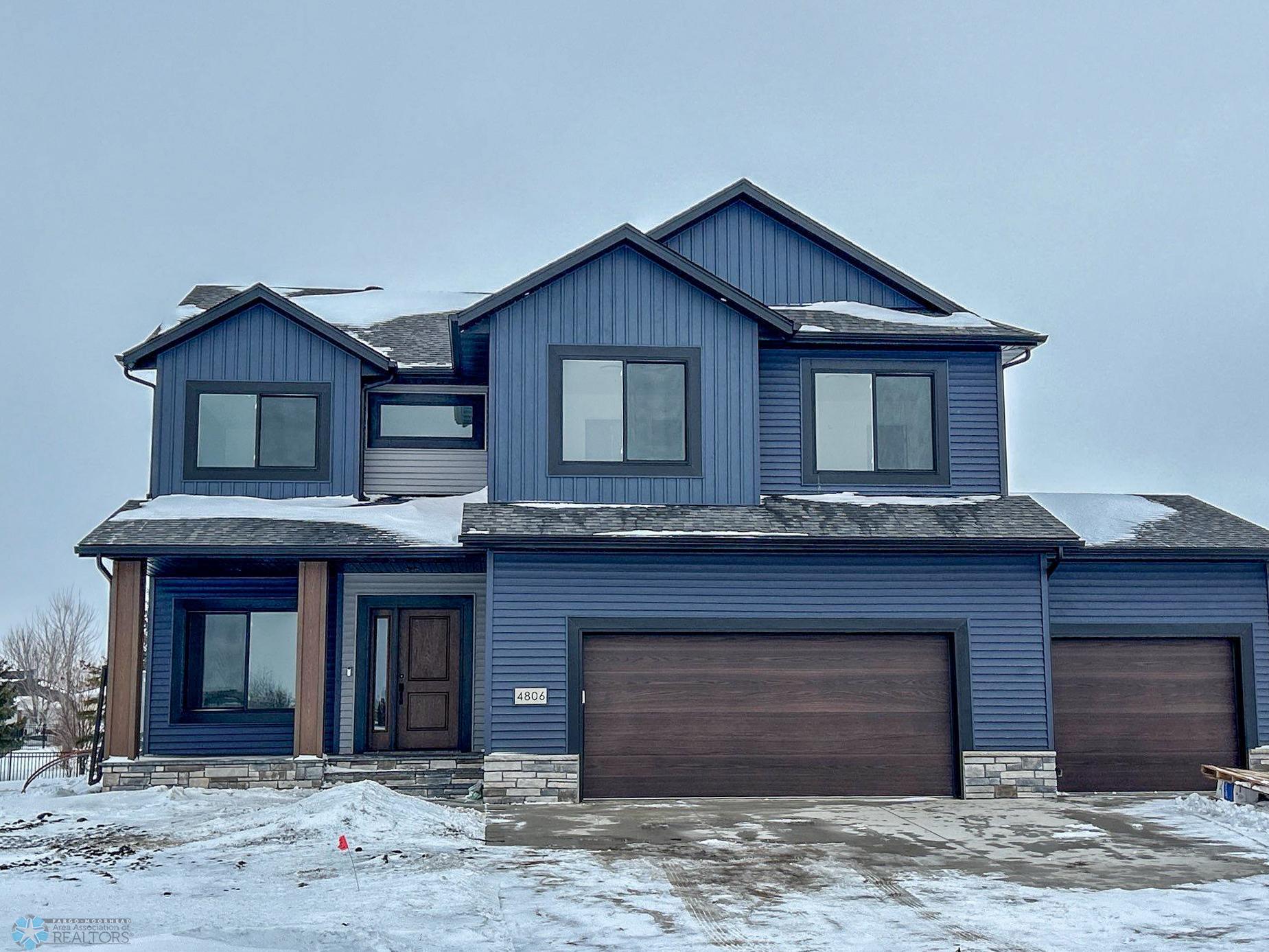 4806 4th St S, Moorhead