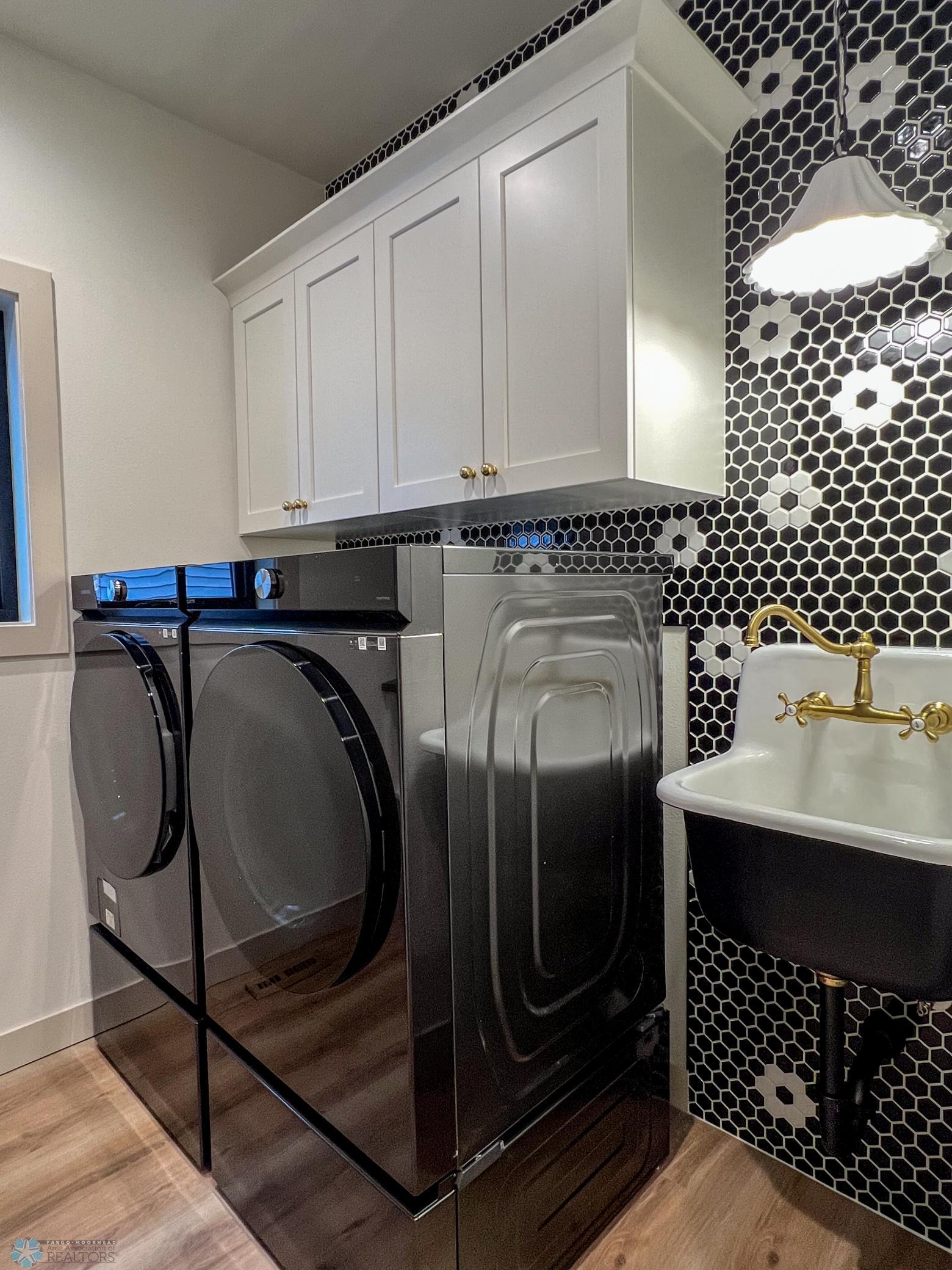 695 Rania Way W, West Fargo