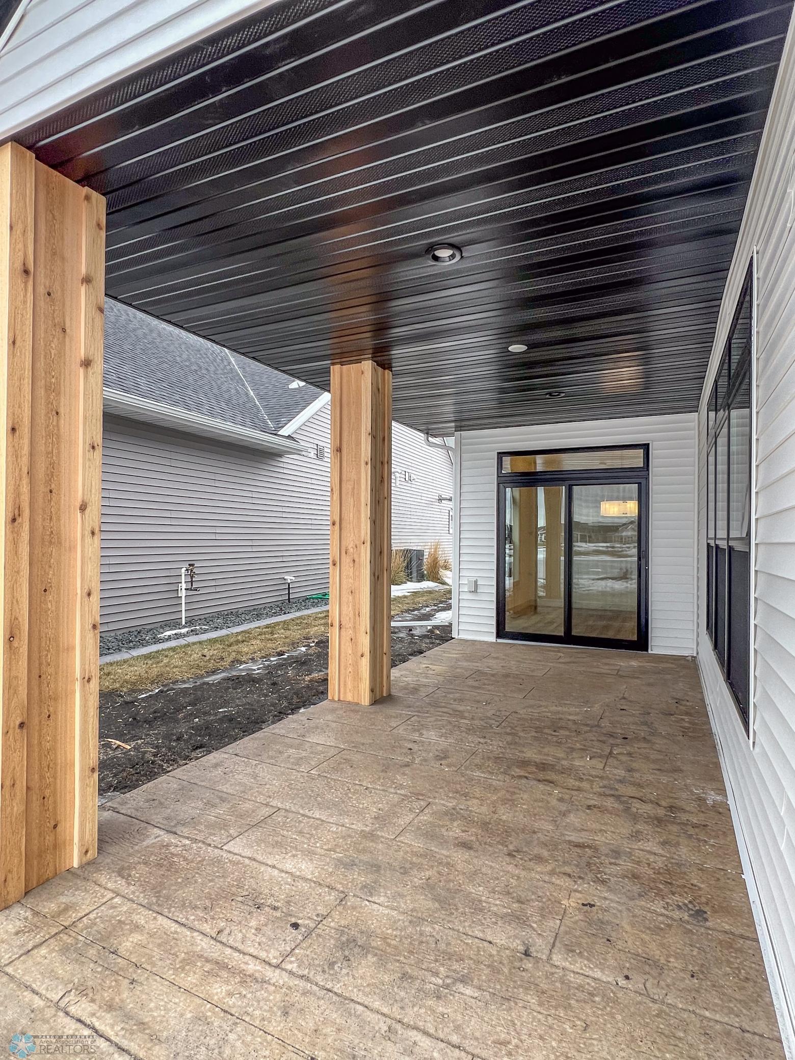695 Rania Way W, West Fargo