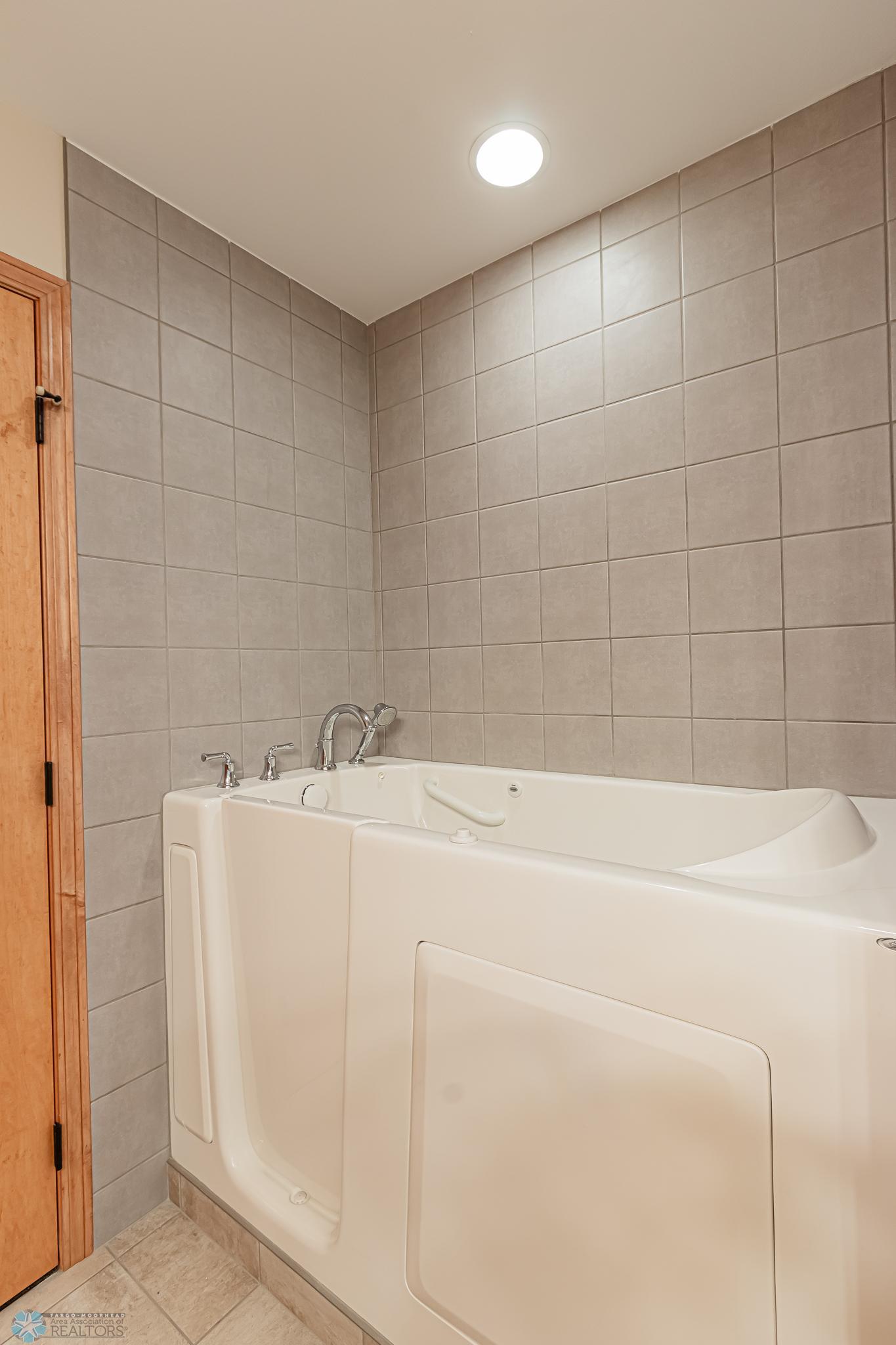 2075 Rose Creek Blvd S, Fargo, ND-51.jpg