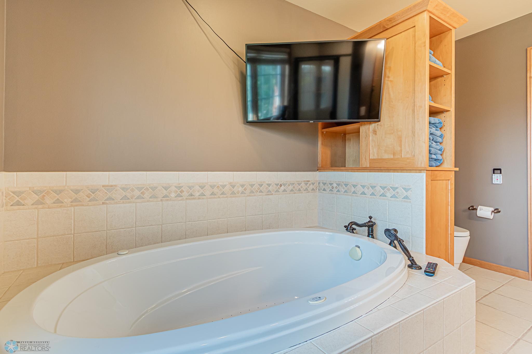 2075 Rose Creek Blvd S, Fargo, ND-37.jpg